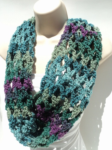 9 Stylish Designs of Neck Scarfs For Men and Women in Fashion