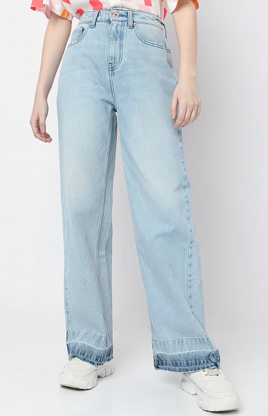 Top 9 Classic Designs of Straight Fit Jeans in Fashion