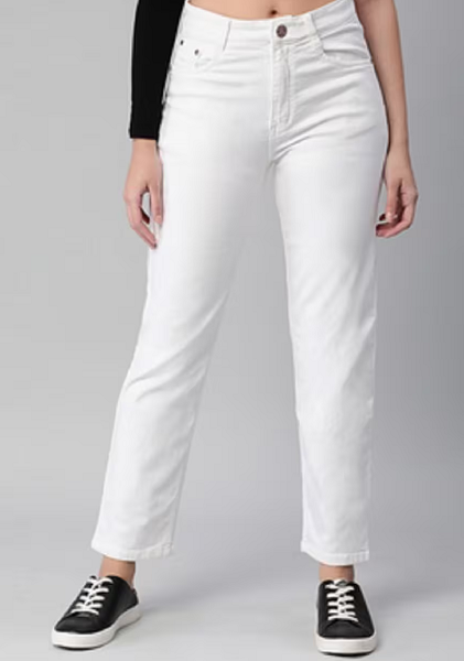 Top 9 Classic Designs of Straight Fit Jeans in Fashion