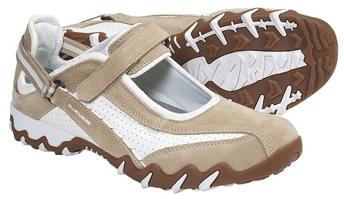 15 Latest &amp; Comfortable Walking Shoes for Men &amp; Women