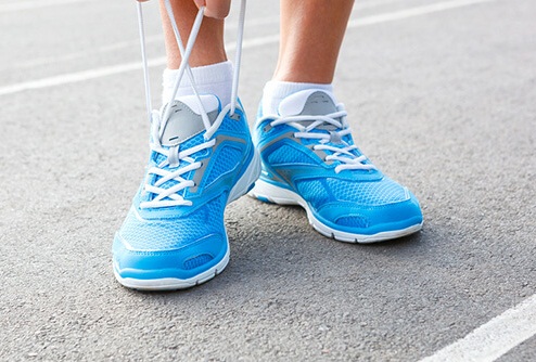 15 Latest &amp; Comfortable Walking Shoes for Men &amp; Women