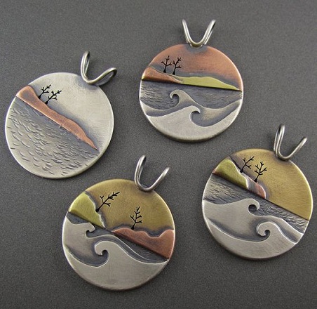 9 Beautiful Pendant Necklace Designs for Trendy Look