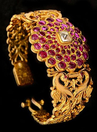 Temple Jewellery Bangles - 9 Trending and Stunning Designs