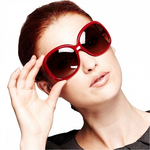 10 Stylish Red Sunglasses for Men and Women in Fashion