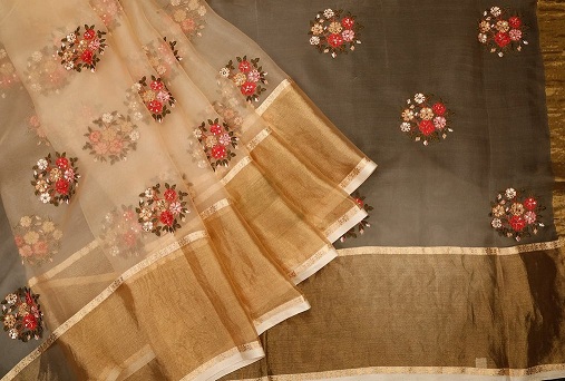 10 Trending Designs of Organza Sarees For Mesmerize Look