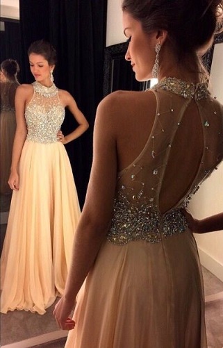Prom Dresses for Women: 19 Beautiful Designs for High-End Occasions