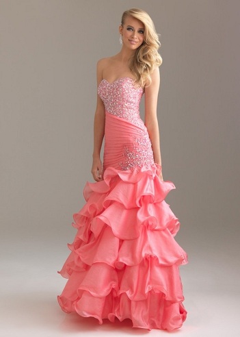Prom Dresses for Women: 19 Beautiful Designs for High-End Occasions