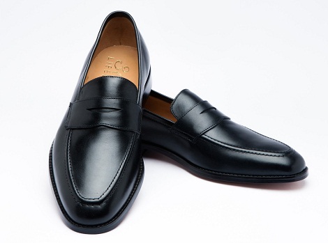 10 Best Comfortable Office Shoes for Men and Women in India
