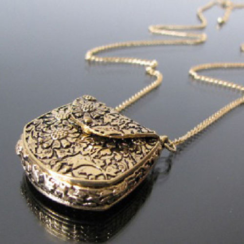 9 Modern Locket Necklace Designs for Stylish Look