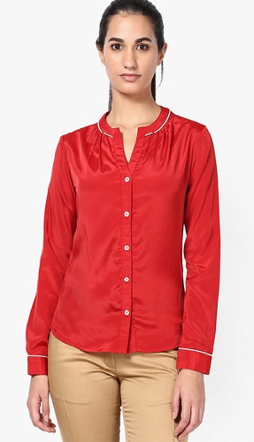 20 Latest Models of Red Shirts For Men And Women in Trend