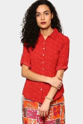 20 Latest Models of Red Shirts For Men And Women in Trend