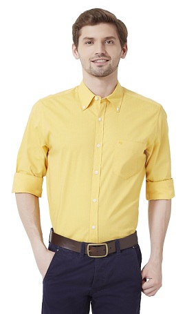 10 Fashionable Models of Yellow Shirts for Men and Women