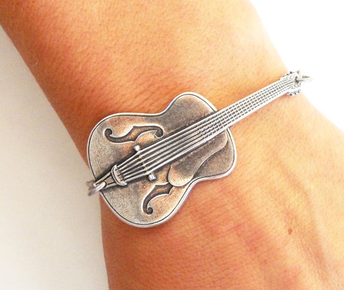 9 Trendy Designs of Silver Bracelets for Men and Women