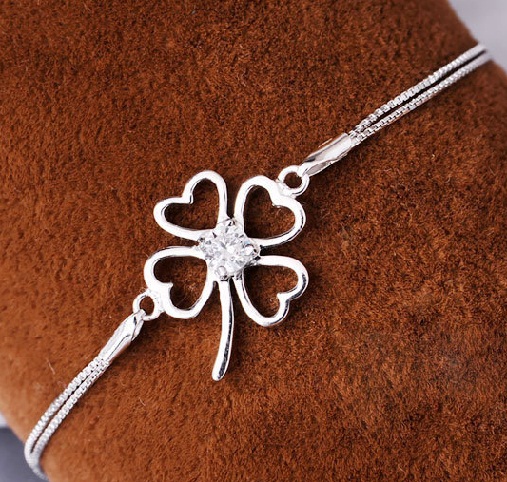 9 Modern Designs of Pearl Bracelets for Women in Trend