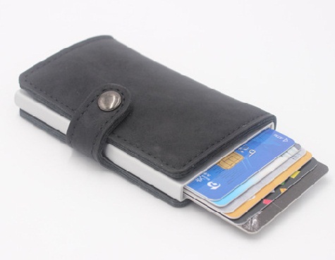 9 Simple and Small Credit Card Wallets for Men and Women