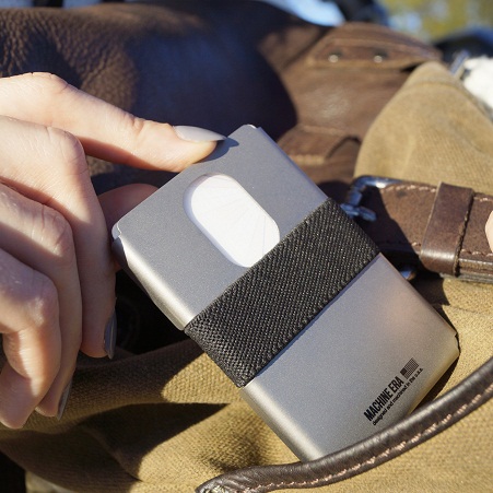 9 Trendy and Safety Metal Wallets for Men and Women