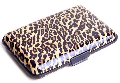 9 Trendy and Safety Metal Wallets for Men and Women