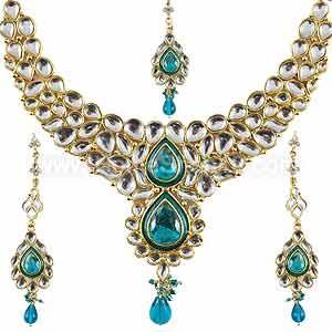 9 Stunning Choker Set Designs for Women in Trend