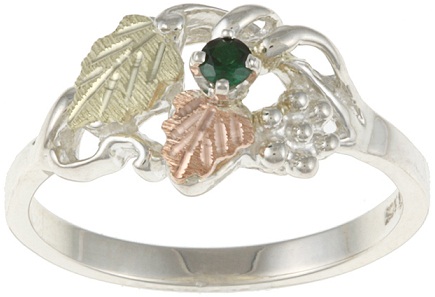 15 Stunning Emerald Ring Designs for Men and Women
