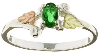 15 Stunning Emerald Ring Designs for Men and Women