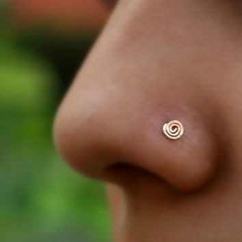 9 Stylish Collection of Fake Nose Stud Designs for Womens