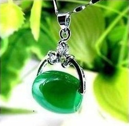 9 Beautiful Designs of Gemstone Pendants for Women | I Fashion Styles