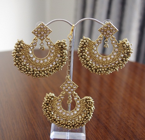 9 New Designs of Maang Tikka with Earrings in Different Metals