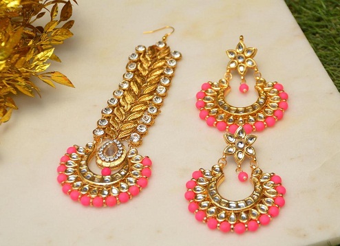 9 New Designs of Maang Tikka with Earrings in Different Metals