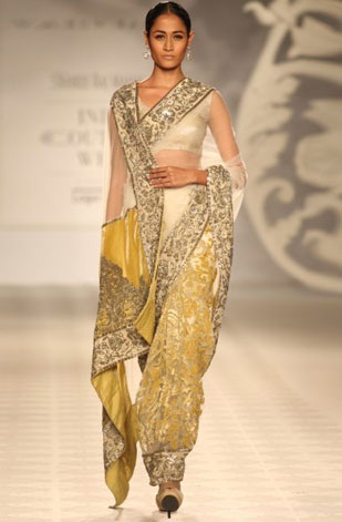 32 Latest Saree Designs For Modern Diva - Treading Collection