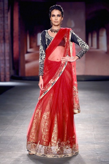 32 Latest Saree Designs For Modern Diva - Treading Collection