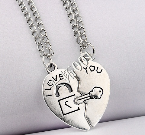 15 Unique Love Locket Designs For Men and Women