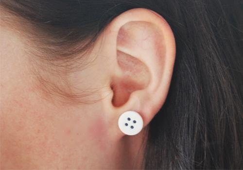 9 Trendy and Stunning Button Earrings Collection