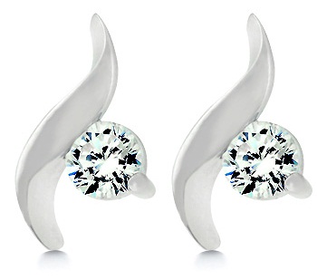 9 Fantastic Look of Solitaire Earrings in Latest Designs