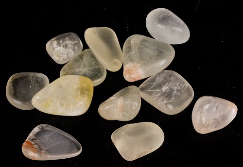 9 Different Shades of Topaz Birthstones and Its Jewellery Designs