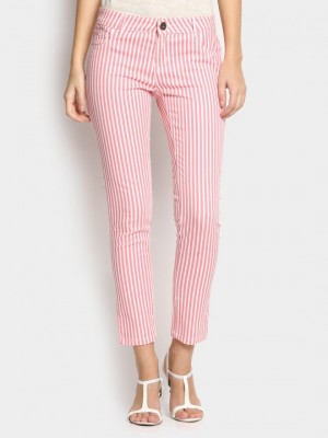 10 Stylish Designs of Pink Trousers for Men and Women in Fashion