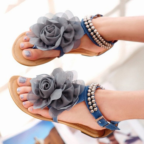 9 Latest &amp; Favourite Beach Sandals for Women and Men | I Fashion Styles