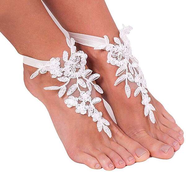 9 Latest &amp; Favourite Beach Sandals for Women and Men | I Fashion Styles