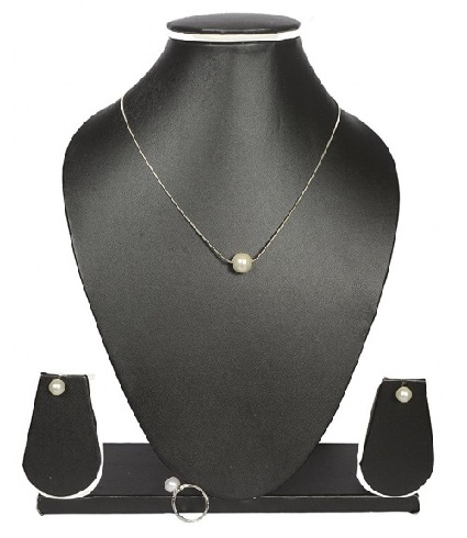 15 Trending Pearl Chain Designs with Attractive Look for Women