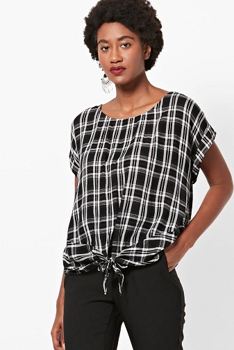 30 Trendy Designs of Black Tops for Women in Fashion