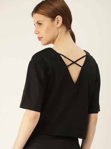 30 Trendy Designs of Black Tops for Women in Fashion