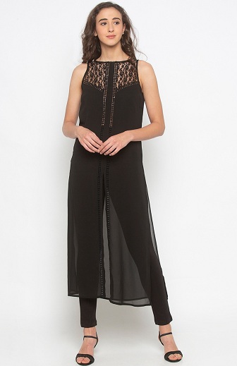 30 Trendy Designs of Black Tops for Women in Fashion