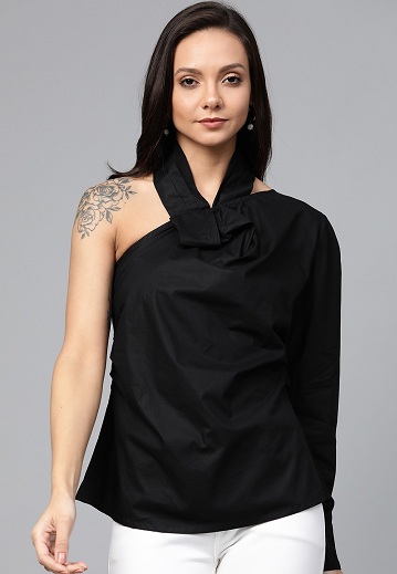 30 Trendy Designs of Black Tops for Women in Fashion