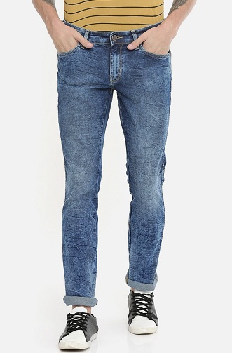 15 Trendy Tapered Jeans: Who Should Wear It and How to Style It