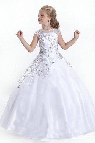 15 Beautiful Models of White Frocks for Women and Kid Girl