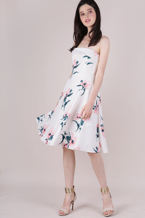 15 Stylish Tube/Bandeau Dress Designs for Women - Latest Models