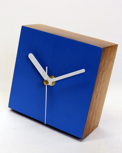 20 Modern Desk Clock Designs for Home and Office