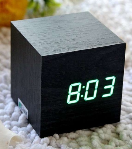 15 Simple &amp; Latest Wooden Clock Designs With Pictures