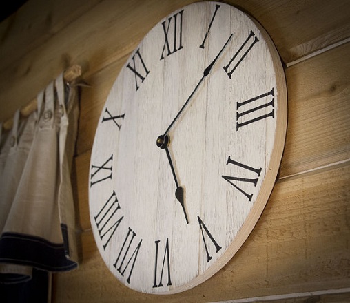 15 Simple &amp; Latest Wooden Clock Designs With Pictures