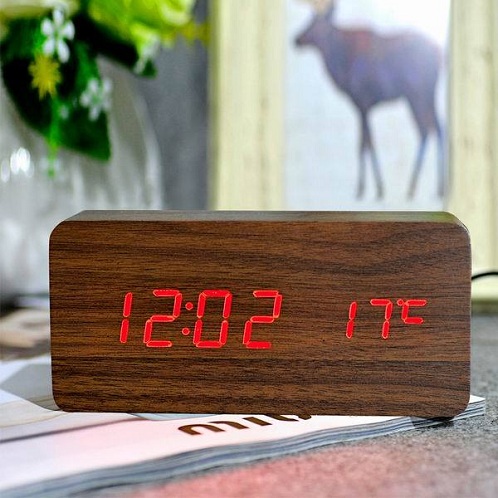 15 Simple &amp; Latest Wooden Clock Designs With Pictures