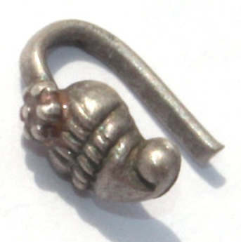 17 Spellbounding and Trendy Nose Pin Designs | I Fashion Styles